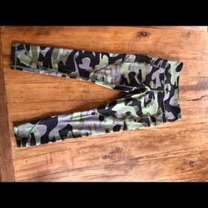 Zyia Green Camo Pocket Light n Tight Hi-Rise